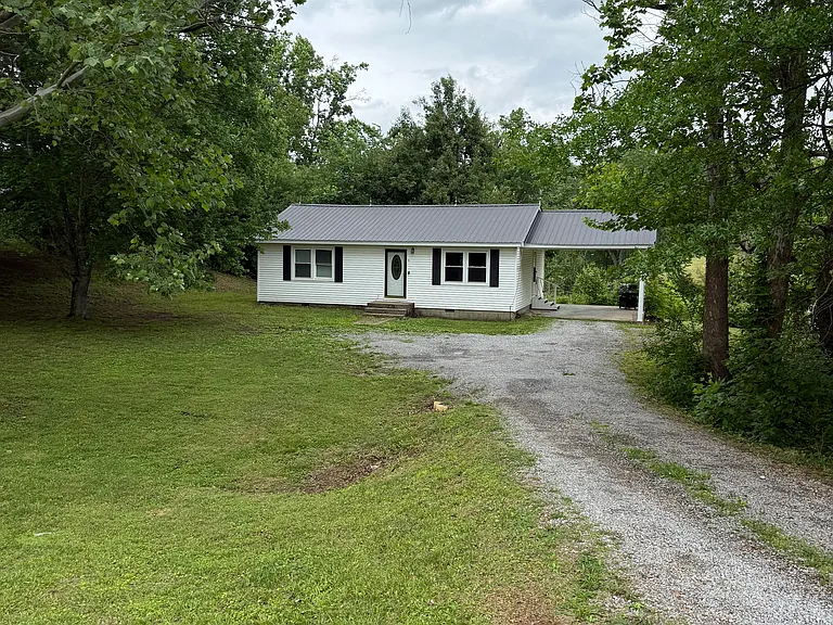 1915 Center Point Rd — Photo 1