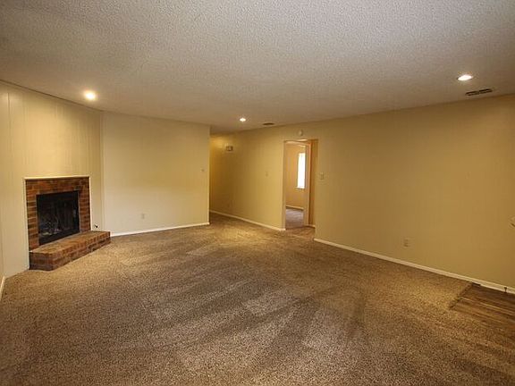4th image of 4508 Edinburgh Dr