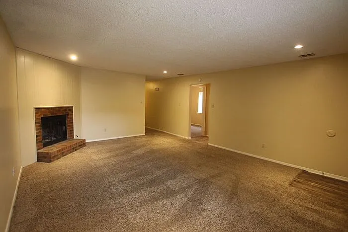 4508 Edinburgh Dr — Photo 4