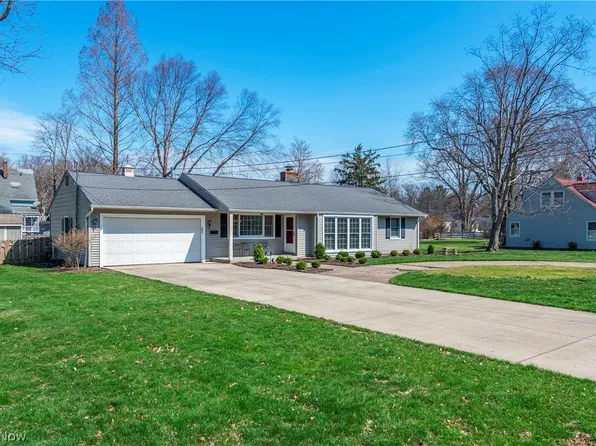 31100 Bexley Dr, Bay Village, OH 44140