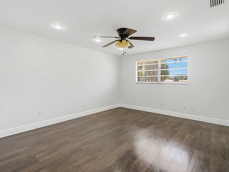 7014 Edenbrook Ct — Photo 16