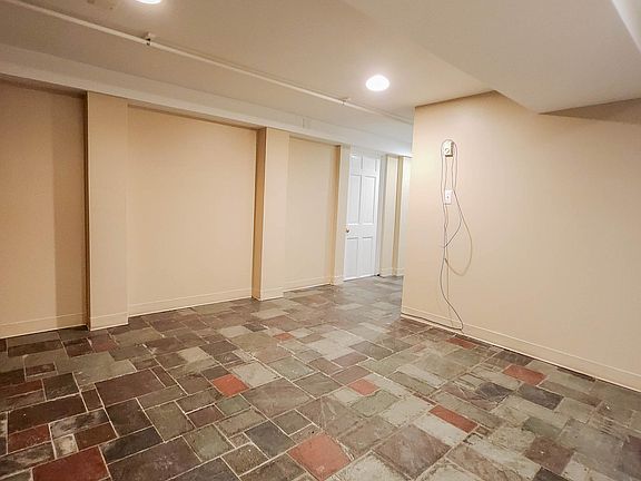 3rd image of 341 Otis Ave Floor 1