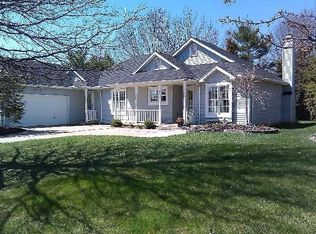 1110 Meadowview Ln, Amherst, OH 44001
