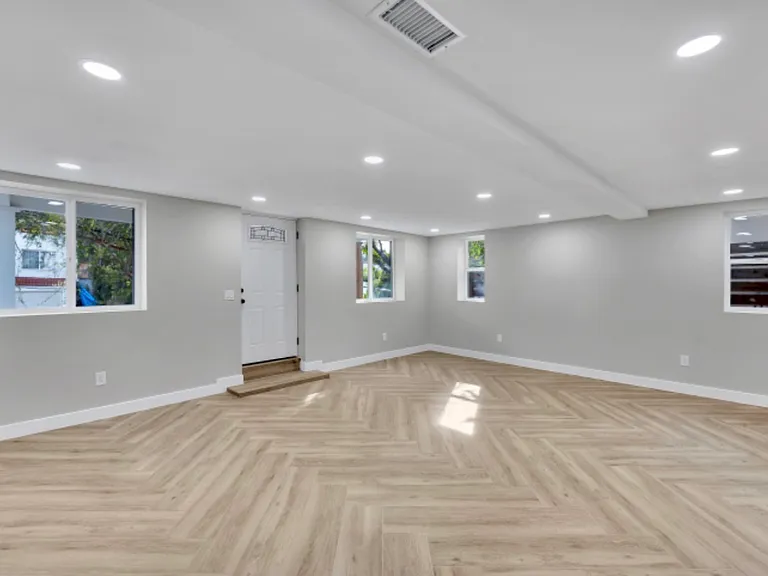 1223 N Avenue 45 — Photo 13