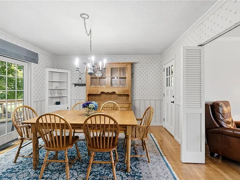 131 Taylor Rd — Photo 12