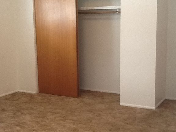 3rd image of 2521-23-25-27 Thames St #2521