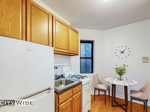 4th image of 407 W 50th St APT 19