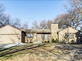 6810 Underwood Ave, Omaha, NE 68132