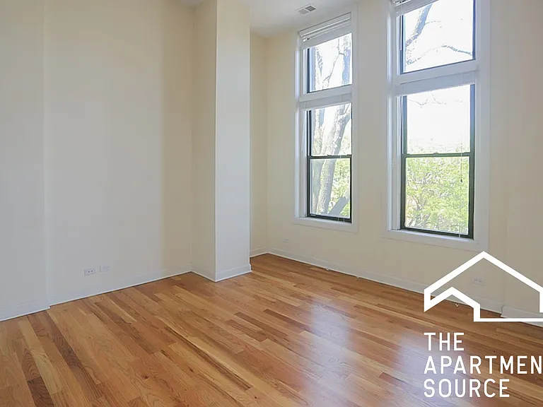 2950 N Racine Ave #3 — Photo 4