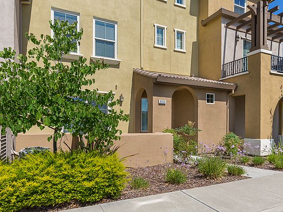 4th image of 5301 E Commerce Way Unit 45105