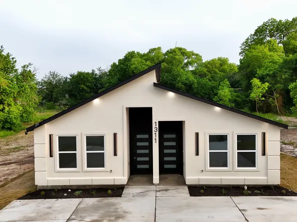 1311 Oneal St, Commerce, TX 75428