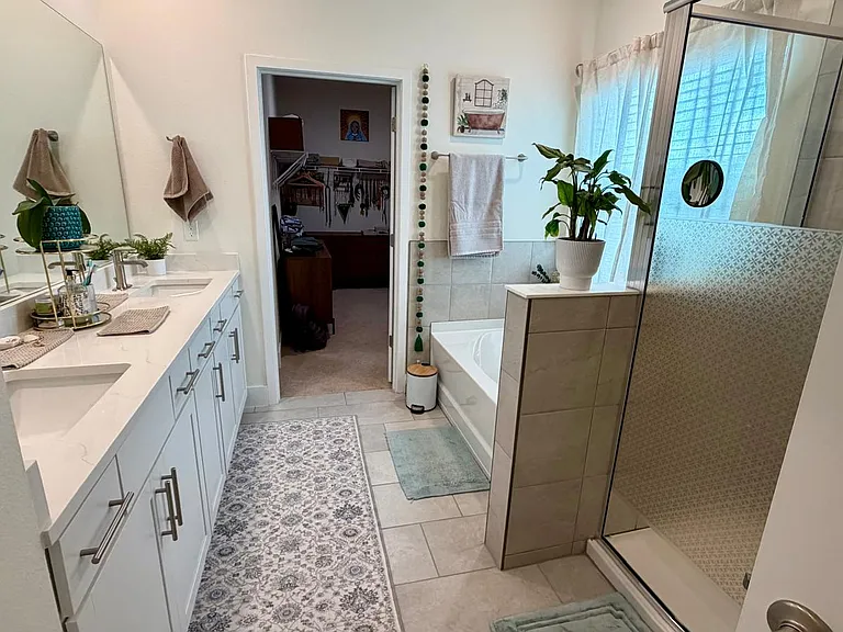 12710 NW 13th Ln — Photo 16