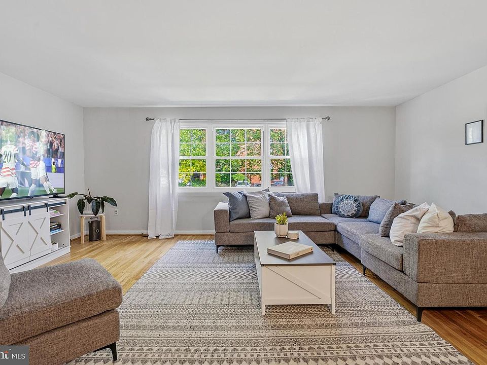 1st image of 21 Theo Ln #21