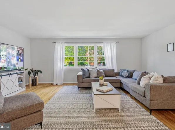 21 Theo Ln #21, Towson, MD 21204