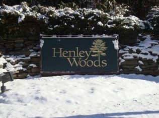 28 Henley Way, West Hartford, CT 06117
