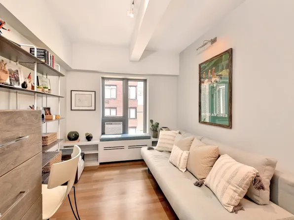 39 West 67th Street image 6 of 7