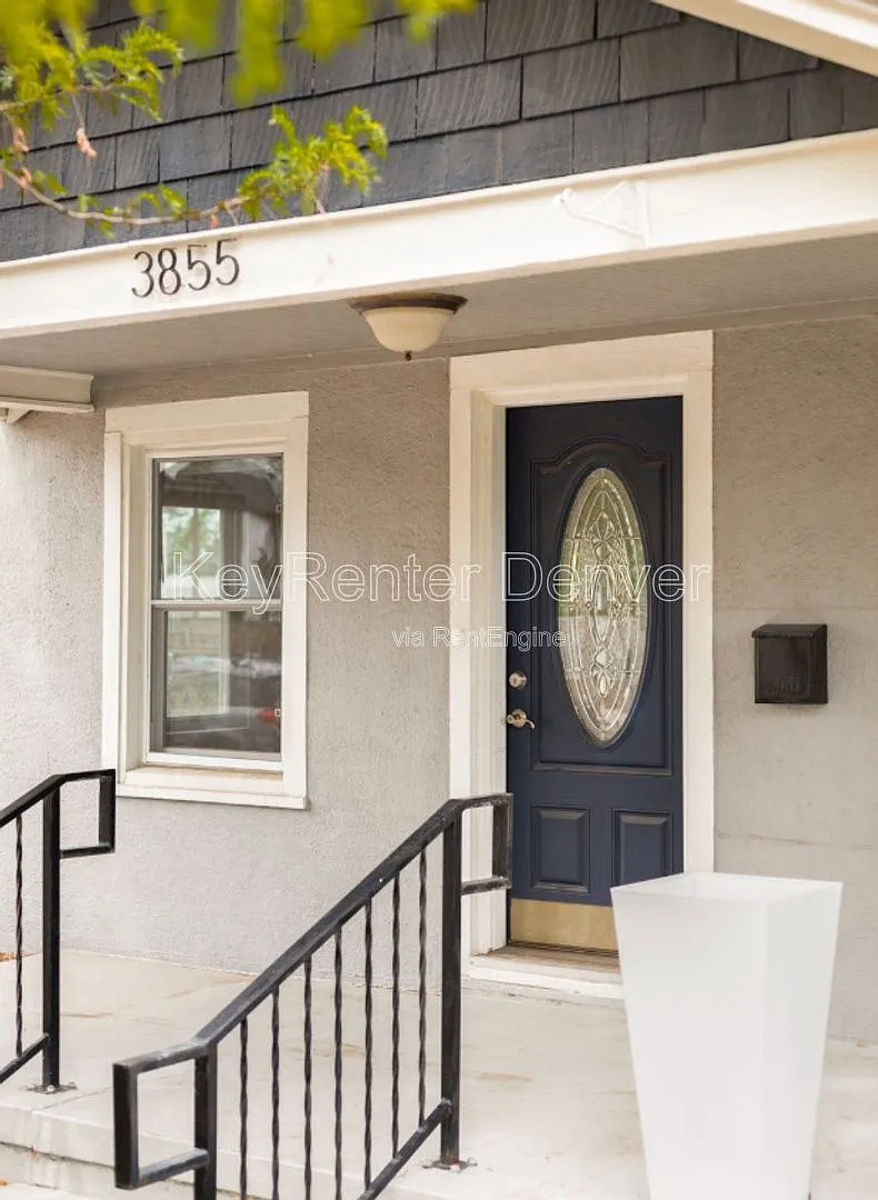Building Photo - 3855 N Cook St