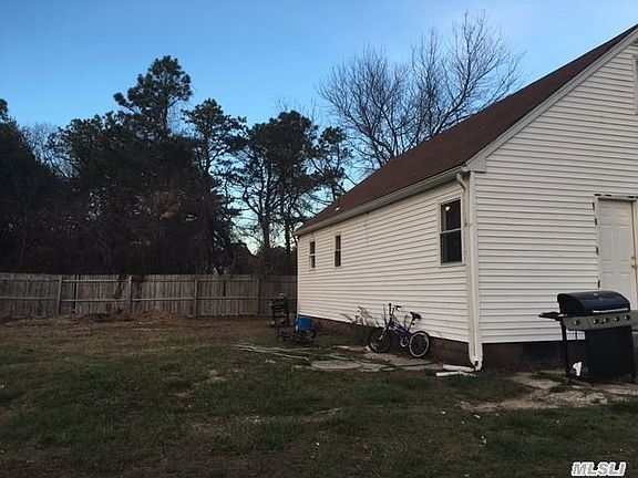 4th image of 536 Donegan Ave