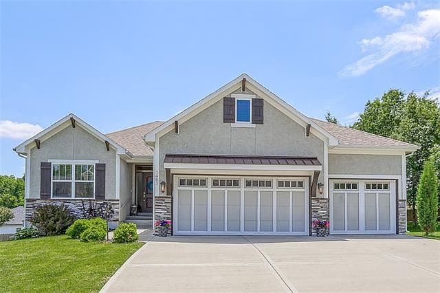 1st image of 1401 NW Burr Oak Ct