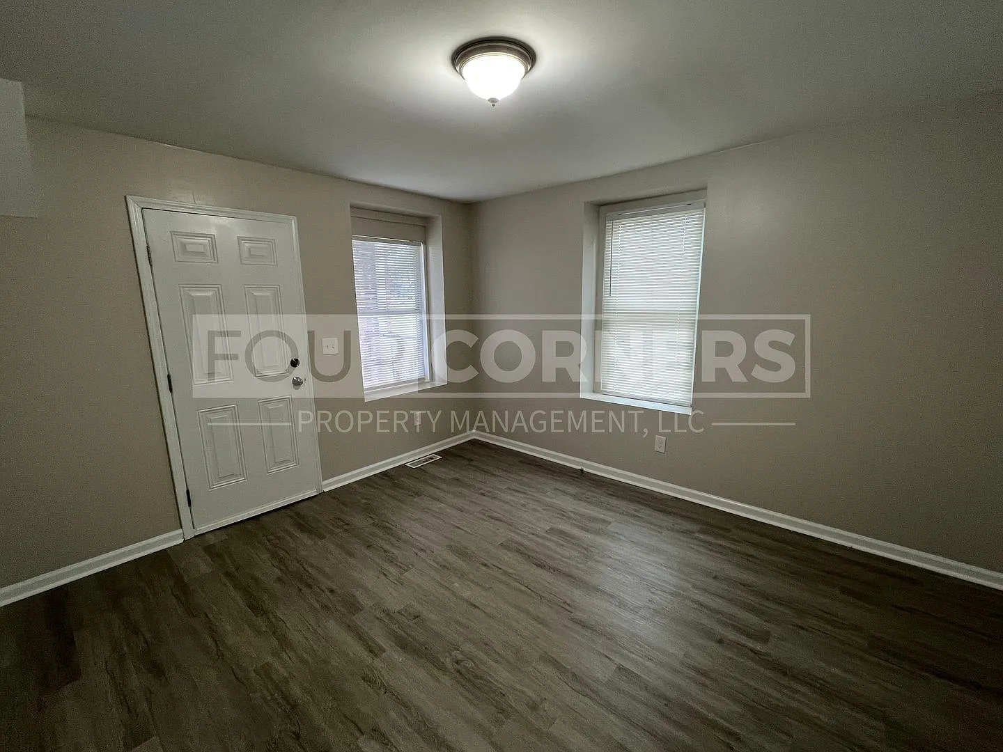 Beautiful 1 Bedroom 1 Bath Apartment — Photo 2