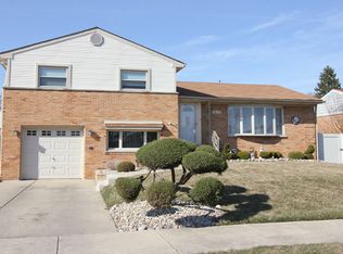 915 Norwood Ave, Melrose Park, IL 60160