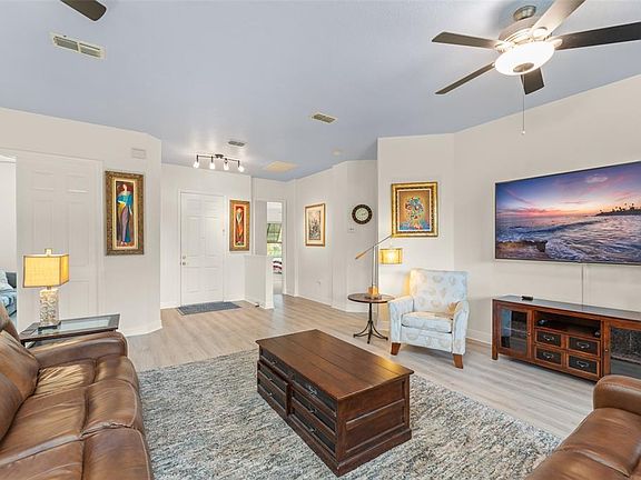 5th image of 724 Villa Park Rd