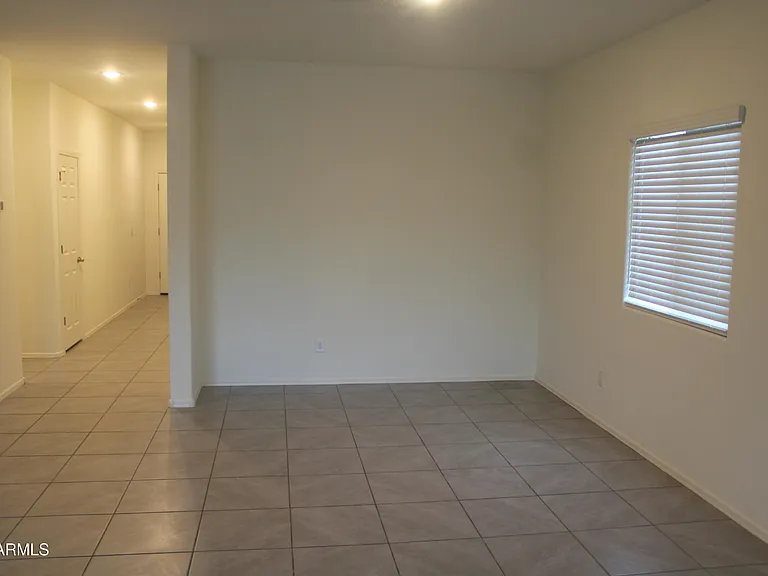 249 W Tropical Dr — Photo 11