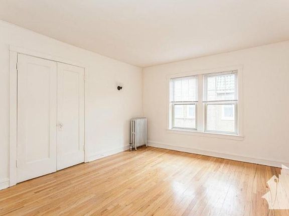 3rd image of 2112 W Ainslie St APT 1S