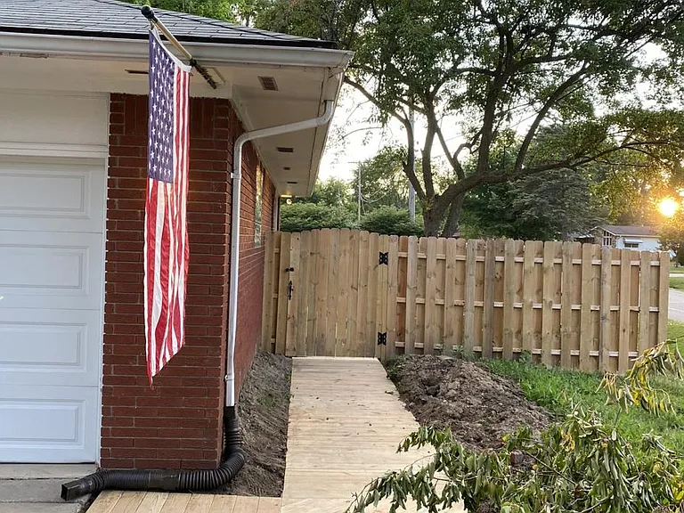 38259 Sheffield St — Photo 13