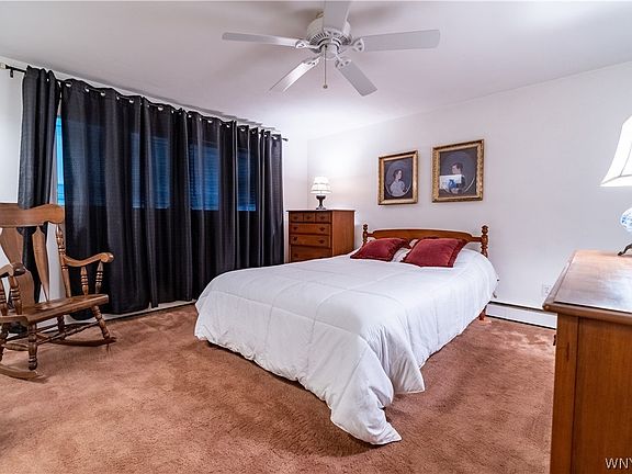 3rd image of 1148 Parker Blvd