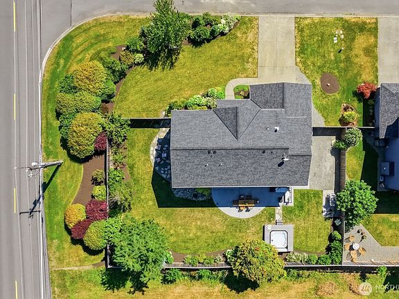 3rd image of 890 SE 10TH Street