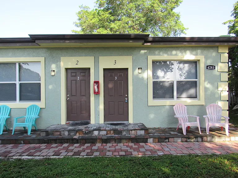 4283 Cocoanut Rd #3 — Photo 1