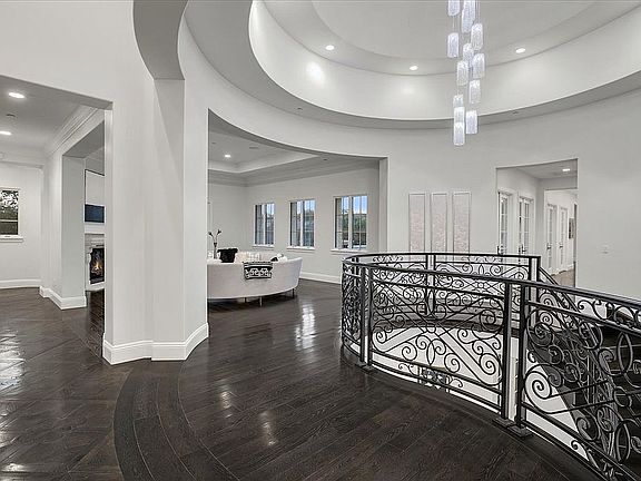 4th image of 15657 Shady Ln