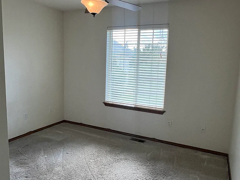 1574 Foxglove Ave — Photo 11