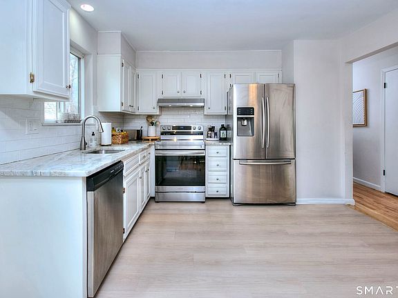 3rd image of 518 Bennetts Farm Road