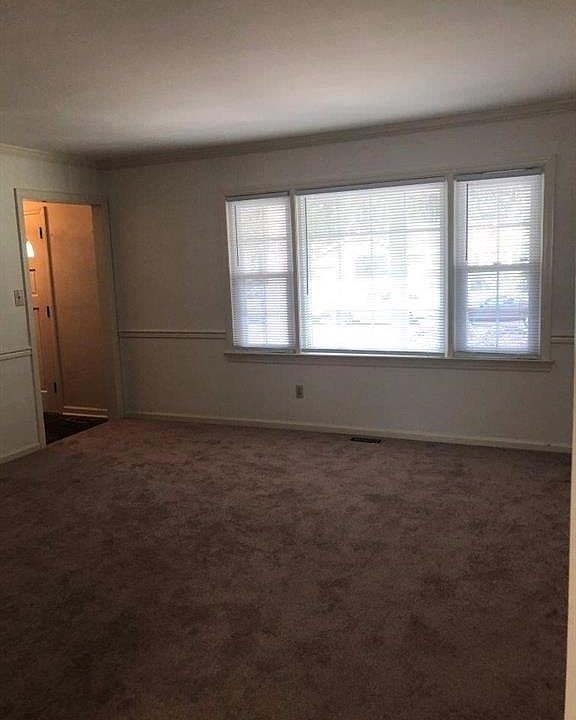 1st image of 124 Burnham Pl