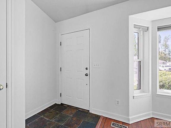 5th image of 3845 E Ridgeview Cir