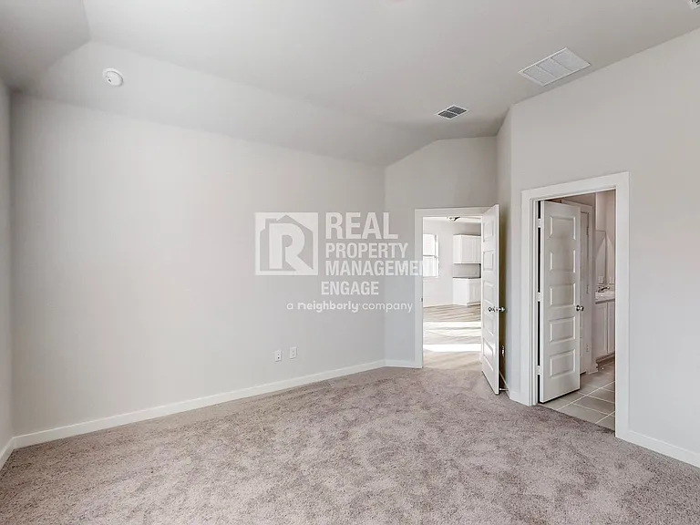 217 Caliber Ct — Photo 20