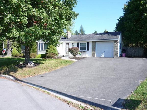 3rd image of 25 Griffin Dr