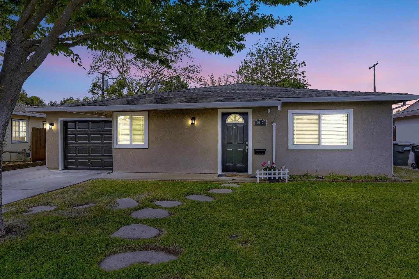 1013 Amberwood Rd photo 1