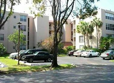 1st image of 9410 Live Oak Pl APT 104
