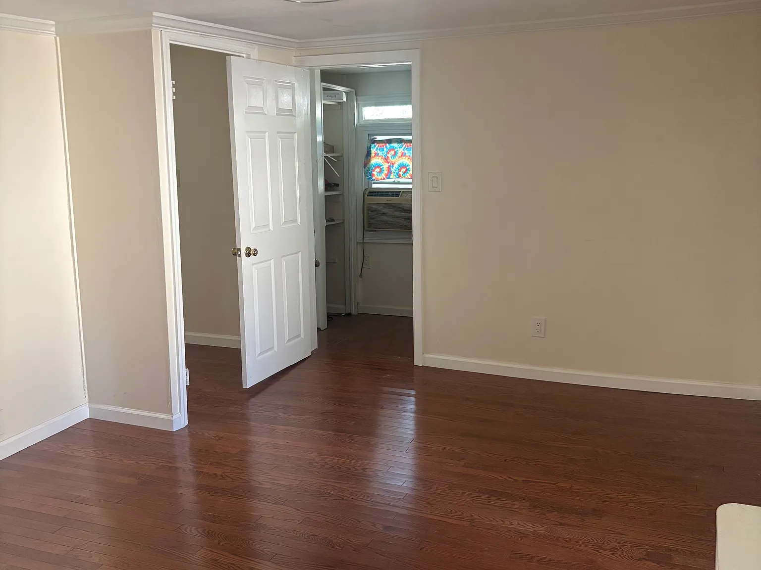 117 3rd St — Photo 3