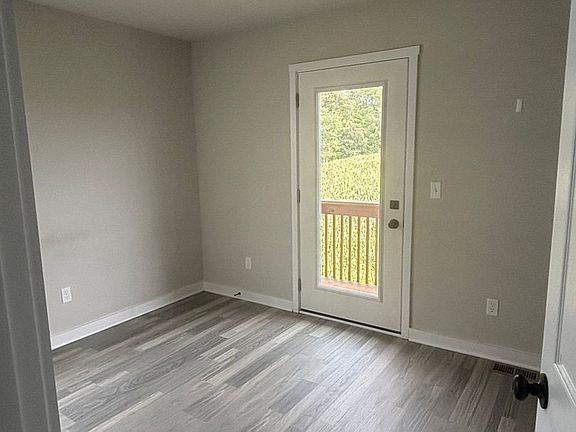 4th image of 1356 S Main St #1356