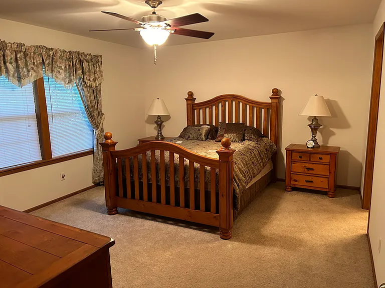 1360 Cypress Ct — Photo 10