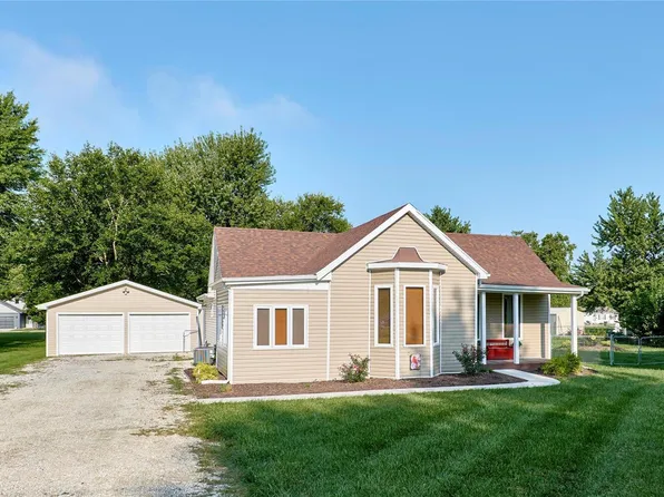 416 S 11th St, Bowling Green, MO 63334