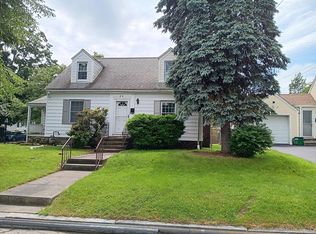 26 Calumet Ave, Worcester, MA 01606