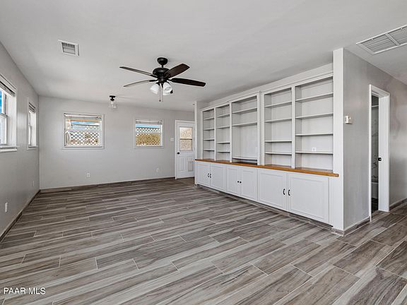 3rd image of 2320 N Hohokam Dr