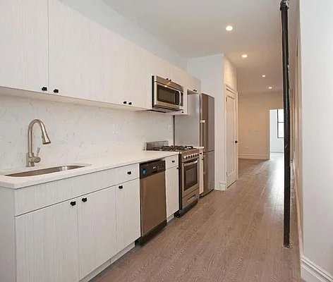 Rented by Platinum Properties | media 13