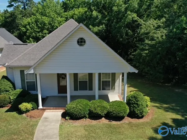 924 Sundown Dr NW, Arab, AL 35016
