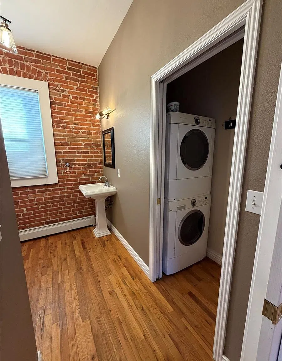 1 bed, 1.0 bath, 1400 sqft, $2,300 — Photo 4